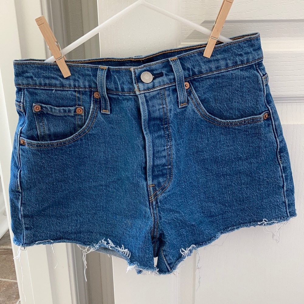 Levi’s 501 high waisted denim shorts